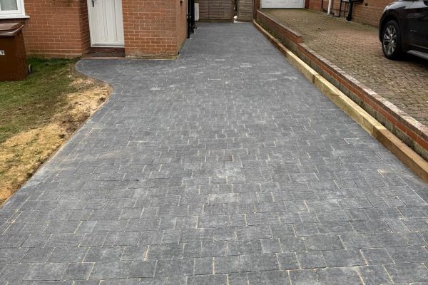 charcoal block paved driveway in letchworth