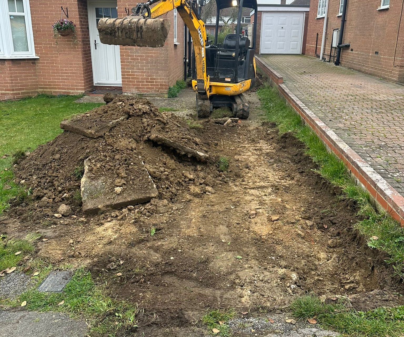 charcoal block paved driveway letchworth before